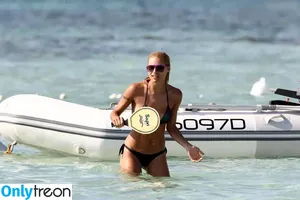 Michelle Hunziker / m_hunziker / therealhunzigram nude photo #0161