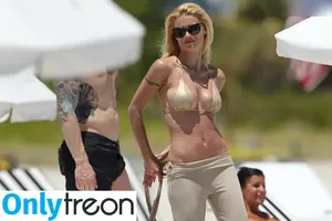 Michelle Hunziker / m_hunziker / therealhunzigram nude photo #0335
