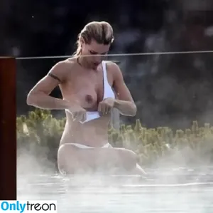 Michelle Hunziker / m_hunziker / therealhunzigram nude photo #0415