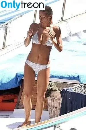 Michelle Hunziker / m_hunziker / therealhunzigram nude photo #0831