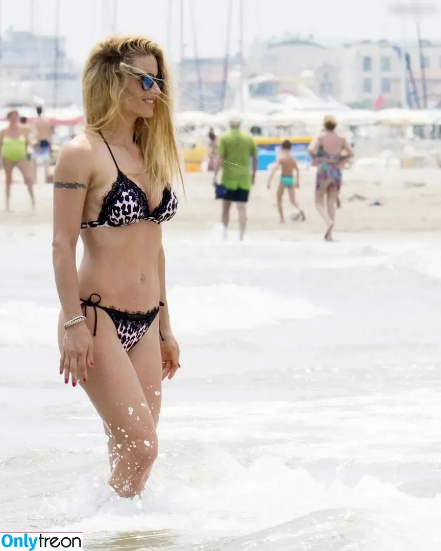 Michelle Hunziker nude photo #0362 (m_hunziker / therealhunzigram)