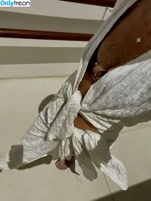Michelle Keegan / michkeegan nude photo #0692