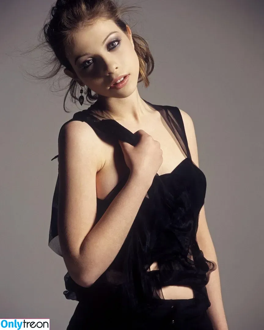 Michelle Trachtenberg nude photo #0040 (michelletrachtenberg)