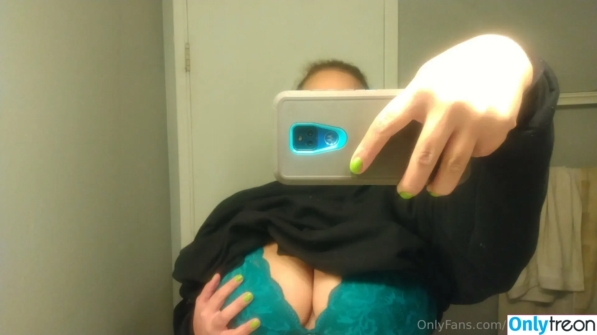 michelleebelle nude photo #0001 (michellebellecook)