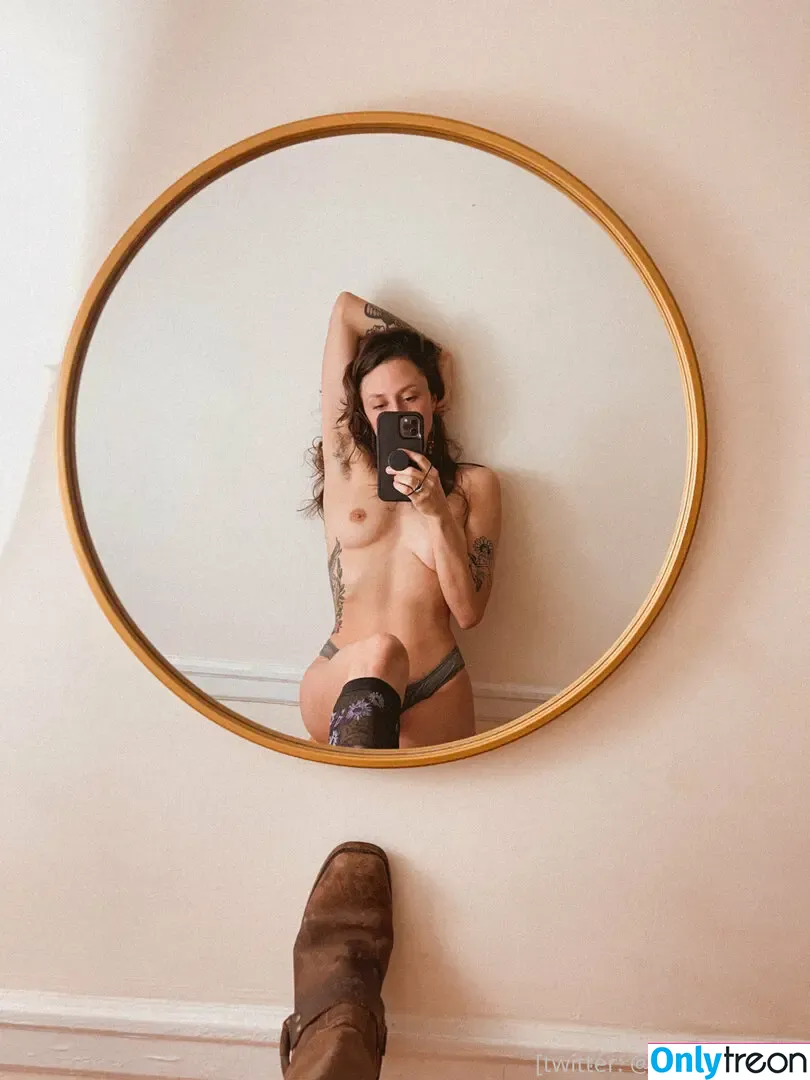 mickeyisaperv.info nude photo #0051 (mickeyisagremlin)
