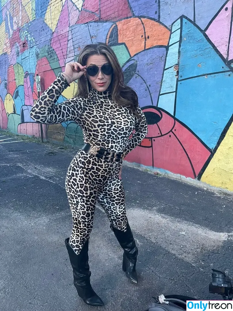 Mickie James nude photo #0250 (michelejames / themickiejames)