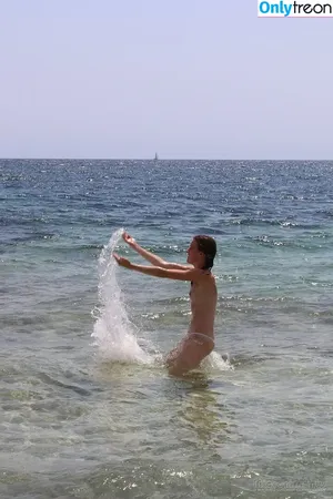  nude photo #0005