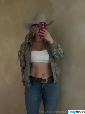 Midwestemma / Emma Claire / farmgirlemma nude photo #0092