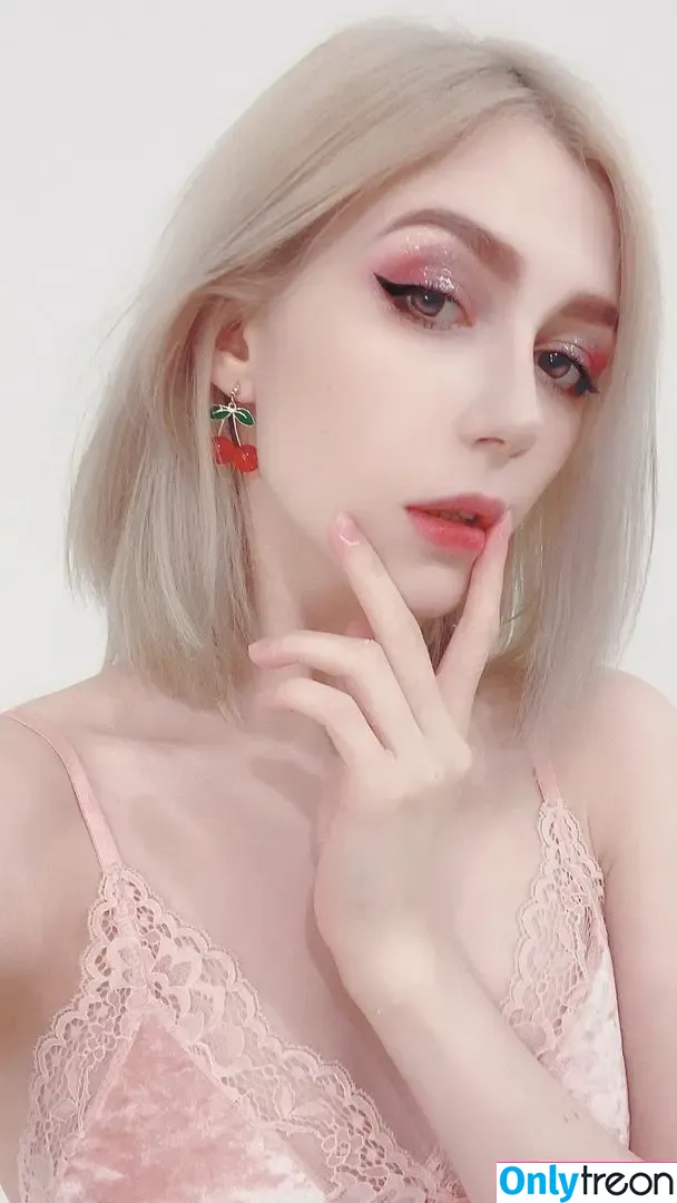 Mik Allen nude photo #0057 (Miakanayuri / miakanayuri.cherry)