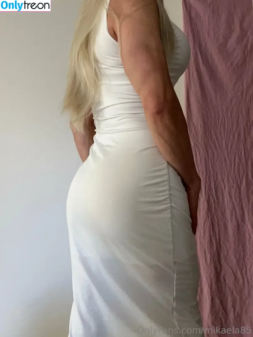 mikaela85 nude photo #0184 (mikaela85)
