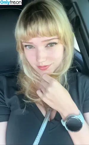 Mikahhlynn / Mikah / Myekuh / mikahlyynn nude photo #0310