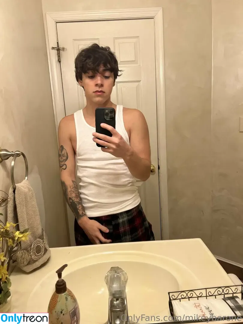 mikeybarone nude photo #0075 (mikeybarone)