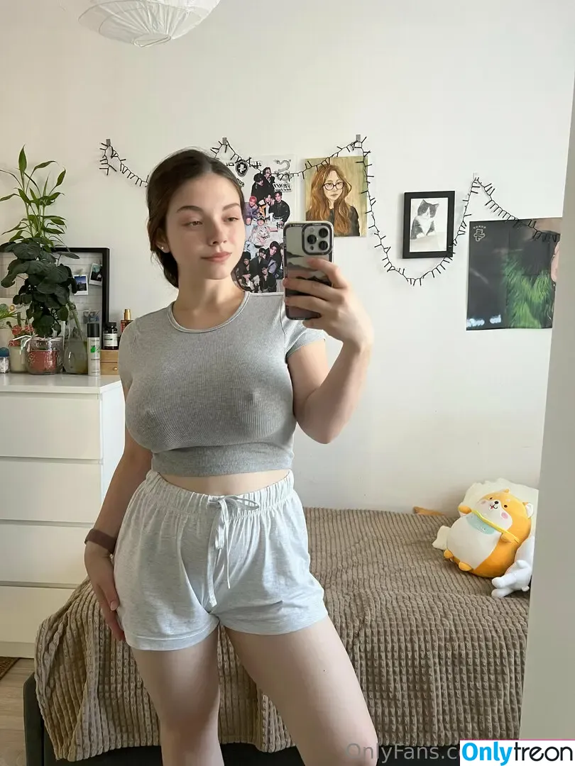 Mila.hiill nude photo #0008 (milahill / milasmilkies)