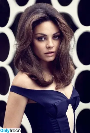 Mila Kunis / MilaKunisv / kunismilaonline / milakunis nude photo #0038
