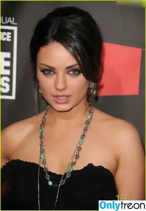 Mila Kunis / MilaKunisv / kunismilaonline / milakunis nude photo #0088