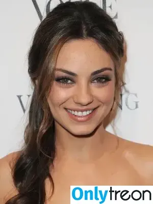 Mila Kunis / MilaKunisv / kunismilaonline / milakunis nude photo #0099