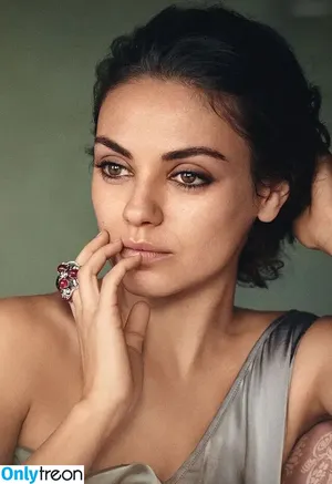 Mila Kunis / MilaKunisv / kunismilaonline / milakunis nude photo #0102