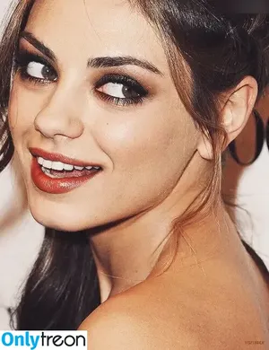 Mila Kunis / MilaKunisv / kunismilaonline / milakunis nude photo #0117