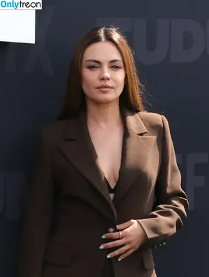Mila Kunis / MilaKunisv / kunismilaonline / milakunis nude photo #0937