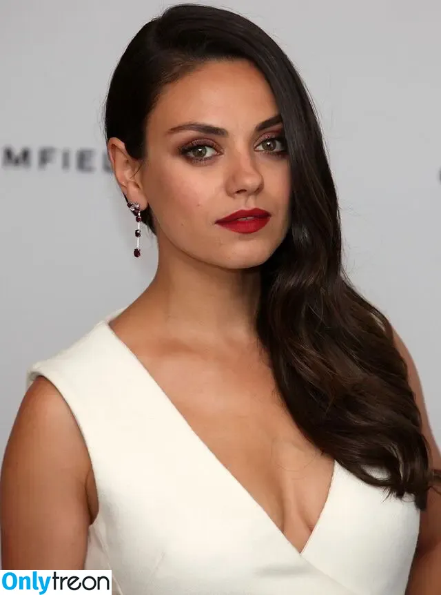 Mila Kunis nude photo #0115 (MilaKunisv / kunismilaonline / milakunis)
