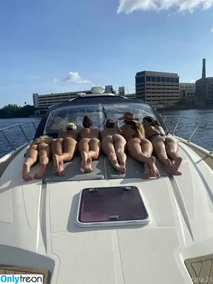  nude photo #0001