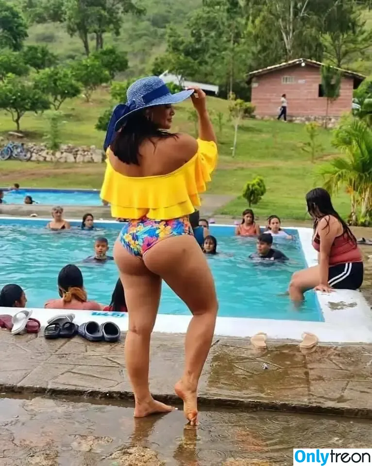 Milagro Flores nude photo #0002 (Milagro Flores)