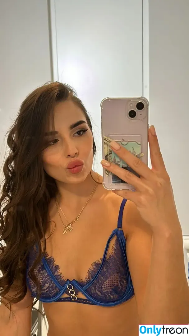 Milan Cheek nude photo #0030 (mila_n_cheek / milancheek)