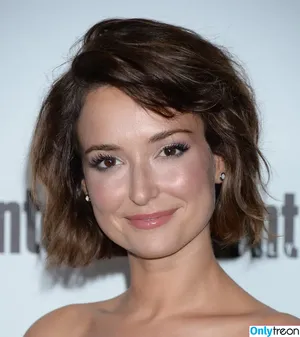 Milana Vayntrub / AT&T Girl / mintmilana nude photo #0812