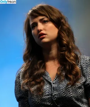 Milana Vayntrub / AT&T Girl / mintmilana nude photo #0846