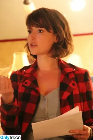 Milana Vayntrub / AT&T Girl / mintmilana nude photo #0909