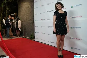 Milana Vayntrub / AT&T Girl / mintmilana nude photo #0935
