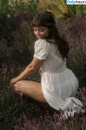 Milana Vayntrub / AT&T Girl / mintmilana nude photo #0950