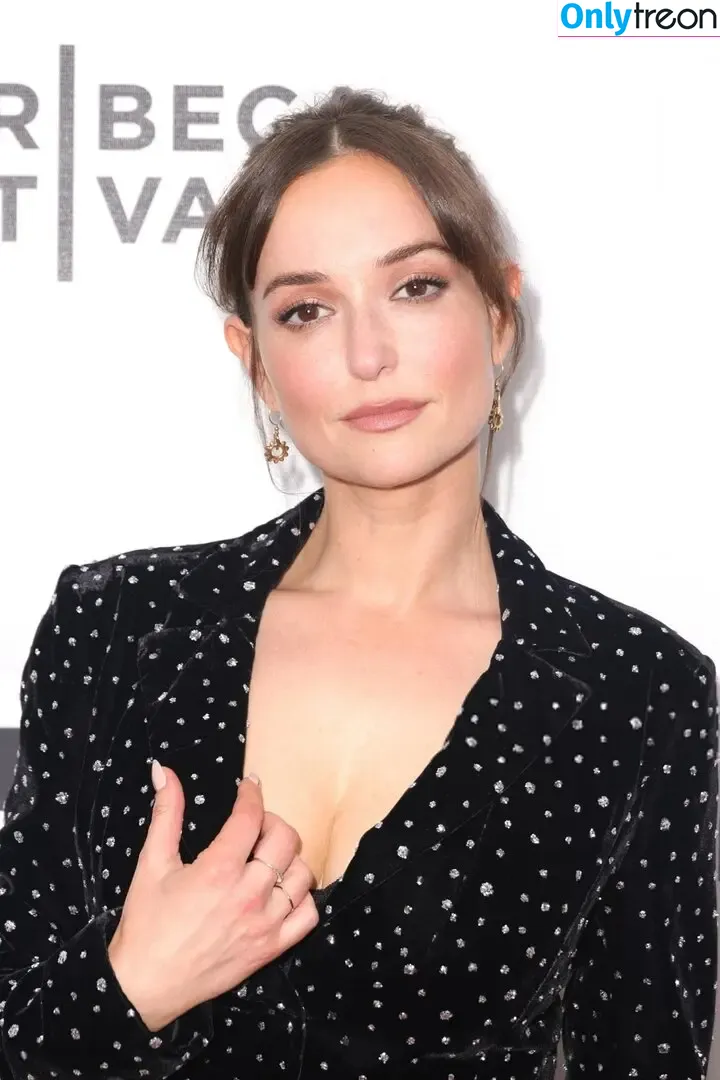 Milana Vayntrub nude photo #0741 (AT&T Girl / mintmilana)