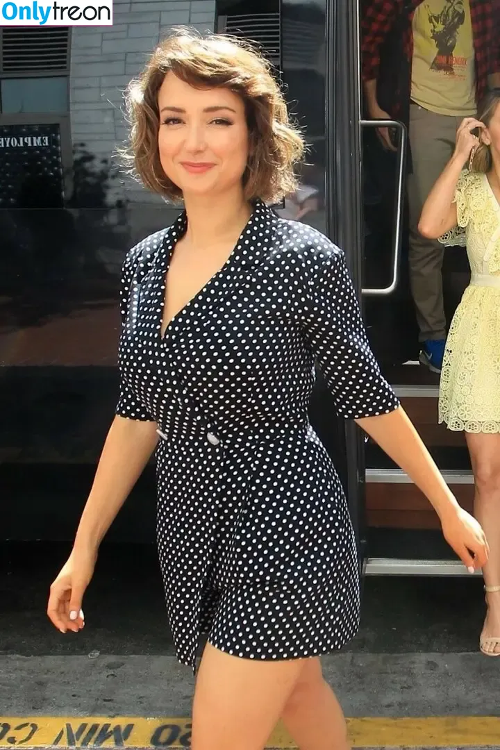 Milana Vayntrub nude photo #0863 (AT&T Girl / mintmilana)