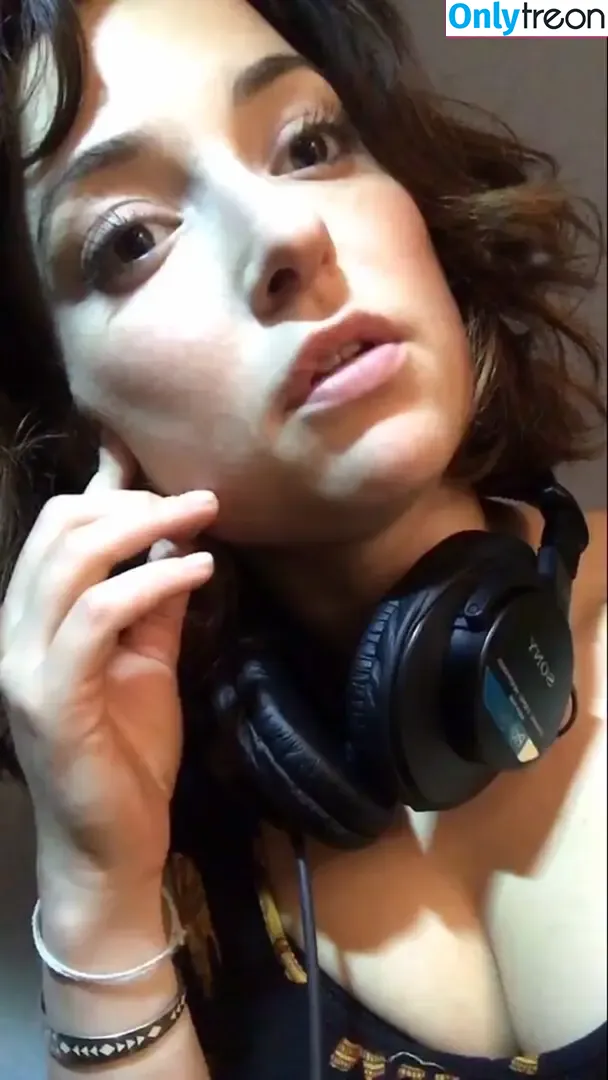 Milana Vayntrub nude photo #0877 (AT&T Girl / mintmilana)