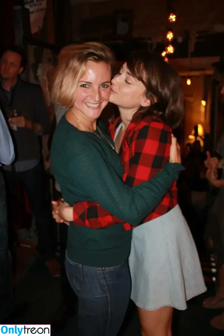 Milana Vayntrub nude photo #0904 (AT&T Girl / mintmilana)