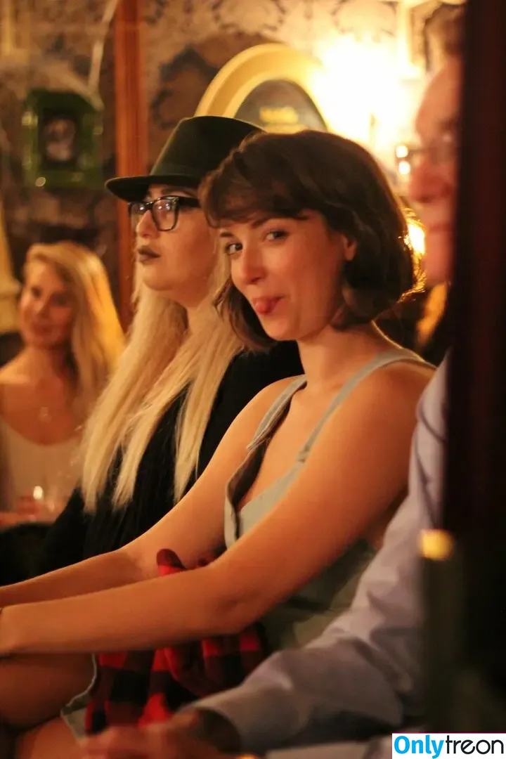 Milana Vayntrub nude photo #0906 (AT&T Girl / mintmilana)