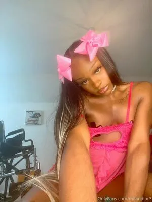 milandior3 / parisvalentinee nude photo #0018