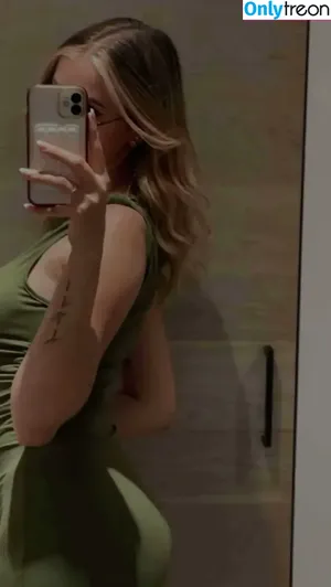  nude photo #0002