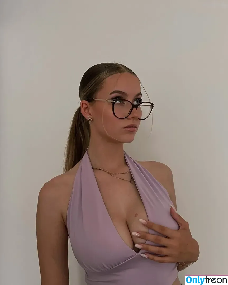 Mileen.kth nude photo #0006 (Mileen.kth)