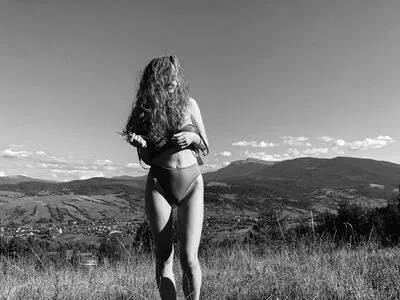 Milena Milyaeva / lyubovvomne / via.delapaz nude photo #0033