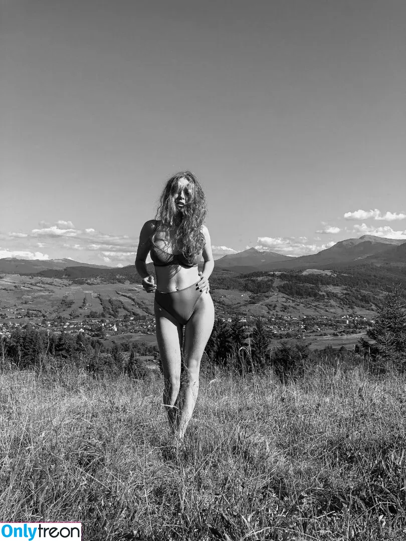 Milena Milyaeva nude photo #0037 (lyubovvomne / via.delapaz)