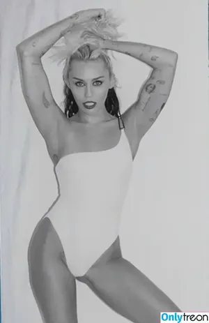 Miley Cyrus / MileyCyrus nude photo #1933