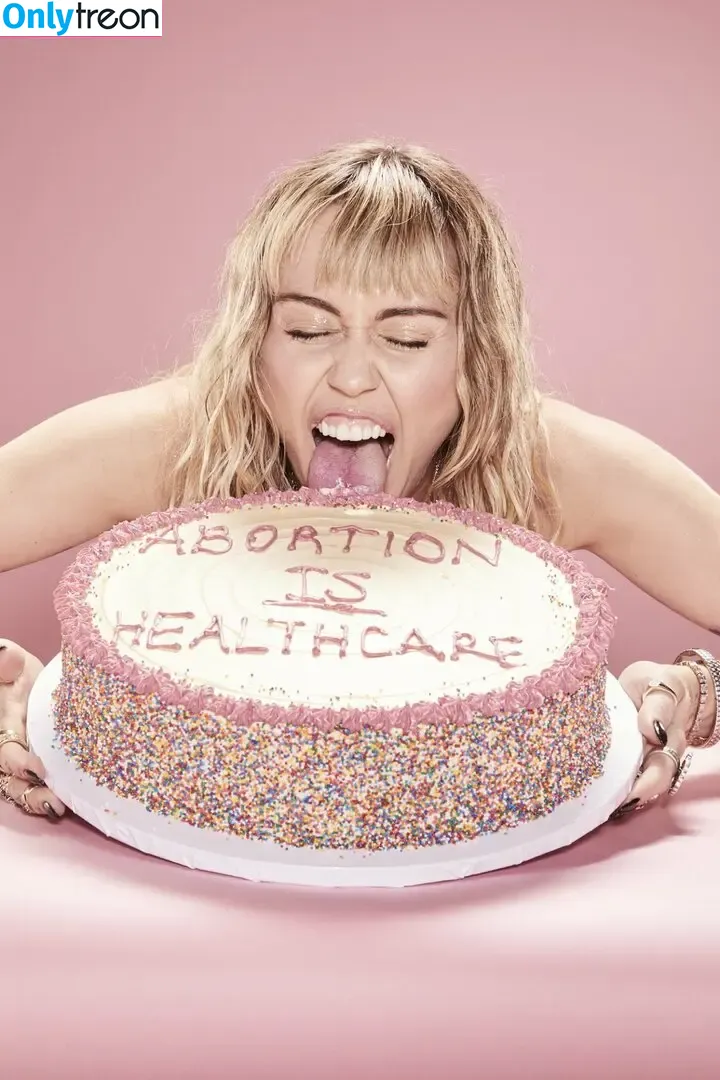 Miley Cyrus nude photo #1759 (MileyCyrus)