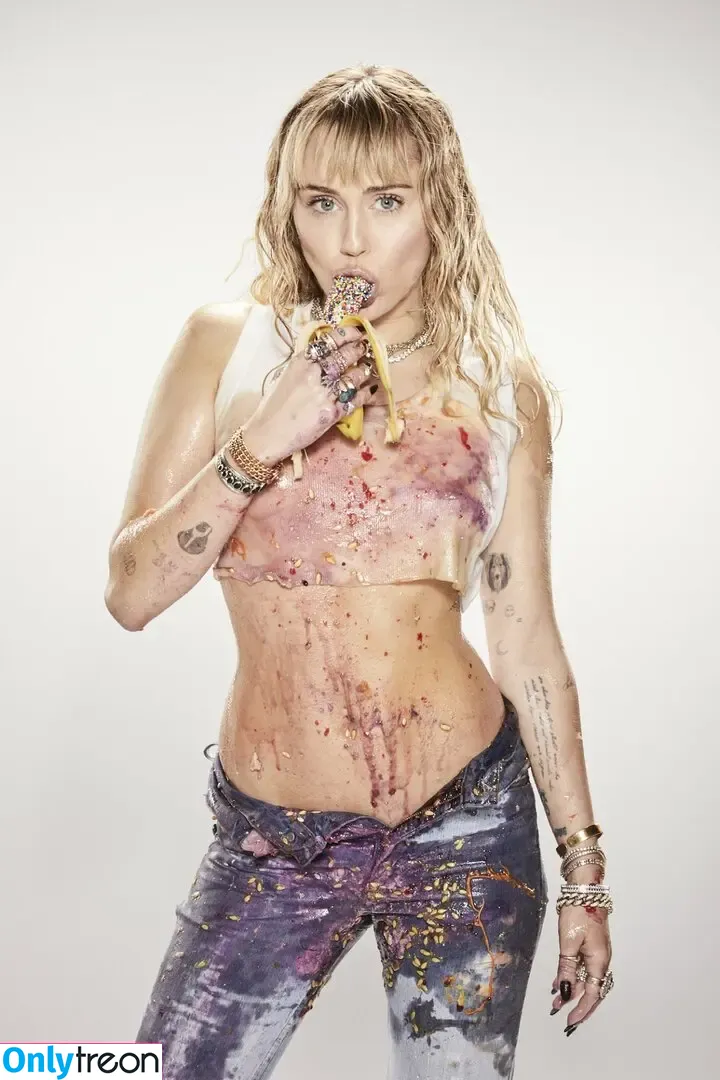 Miley Cyrus nude photo #1787 (MileyCyrus)