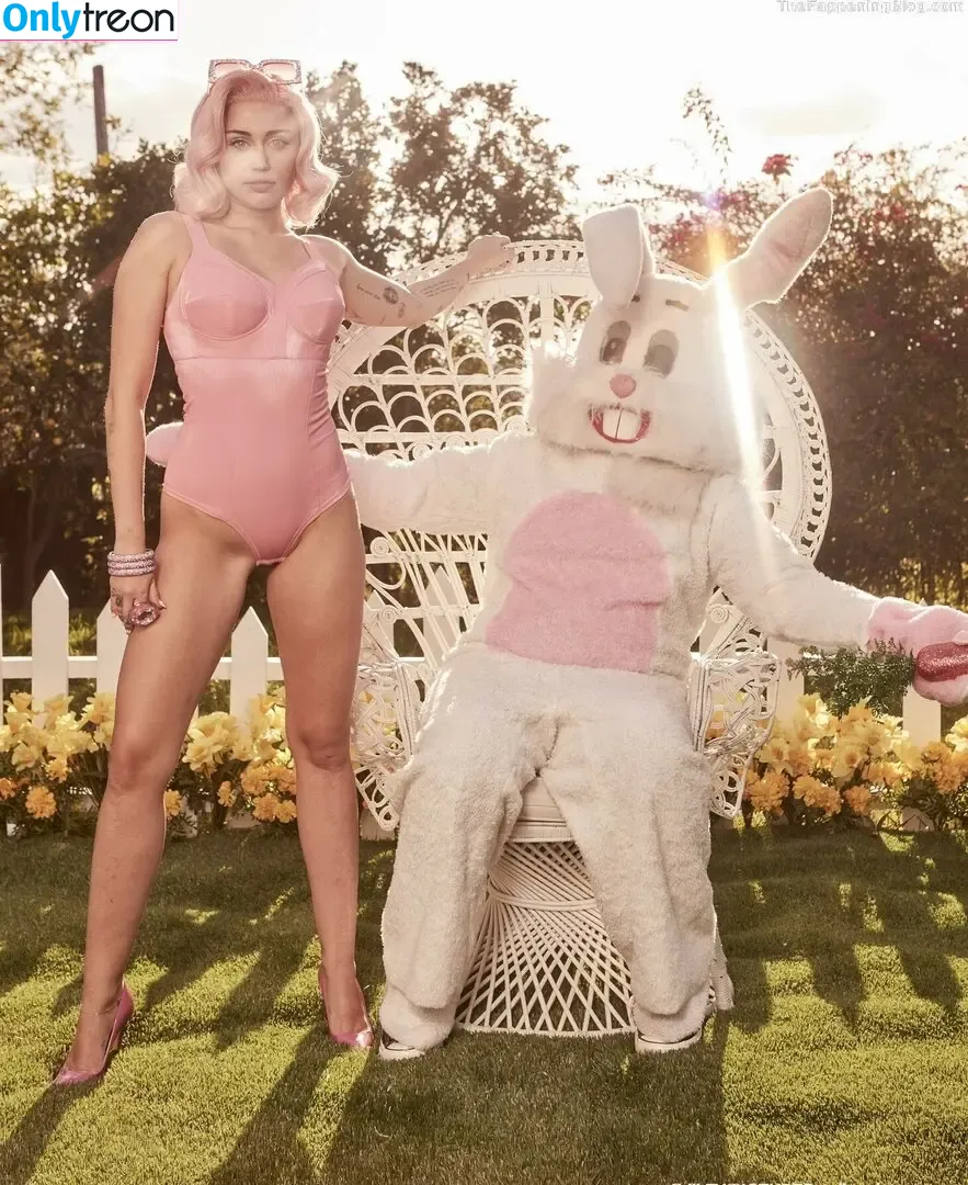 Miley Cyrus nude photo #1802 (MileyCyrus)