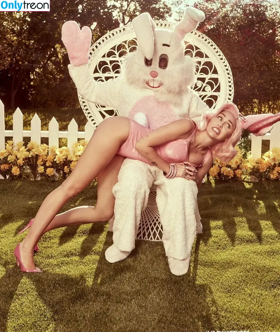 Miley Cyrus nude photo #1806 (MileyCyrus)