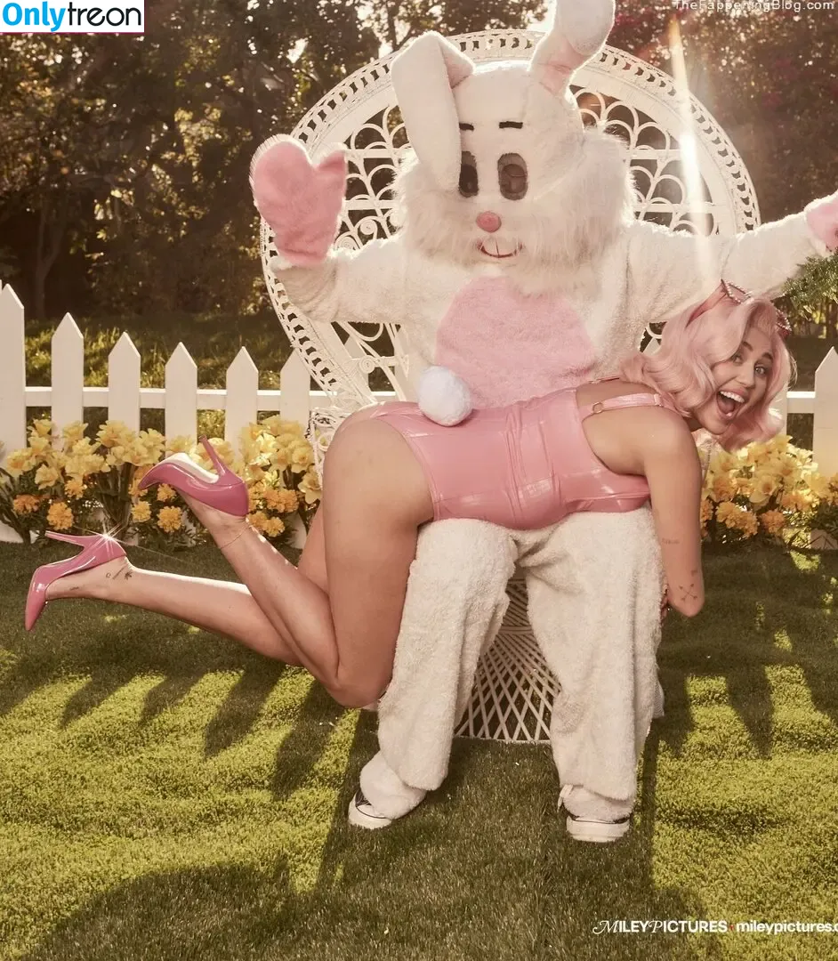 Miley Cyrus nude photo #1812 (MileyCyrus)