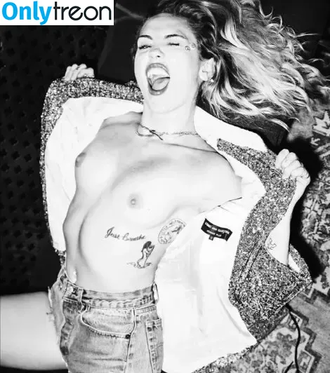Miley Cyrus nude photo #1834 (MileyCyrus)