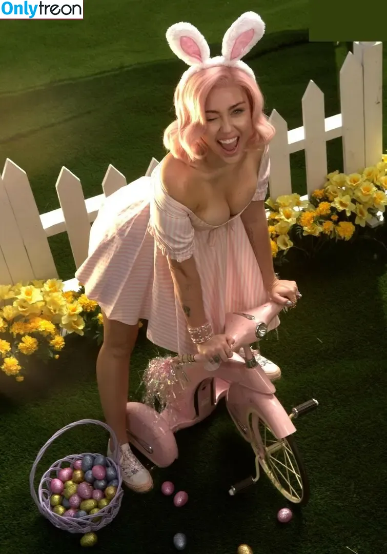 Miley Cyrus nude photo #1856 (MileyCyrus)